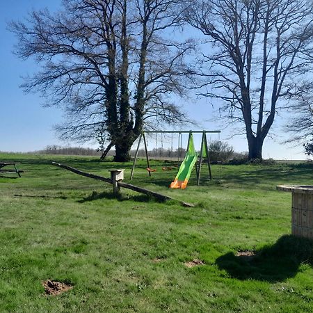 Gites A L'Ombre Des Chenes Chateauvieux  Екстер'єр фото